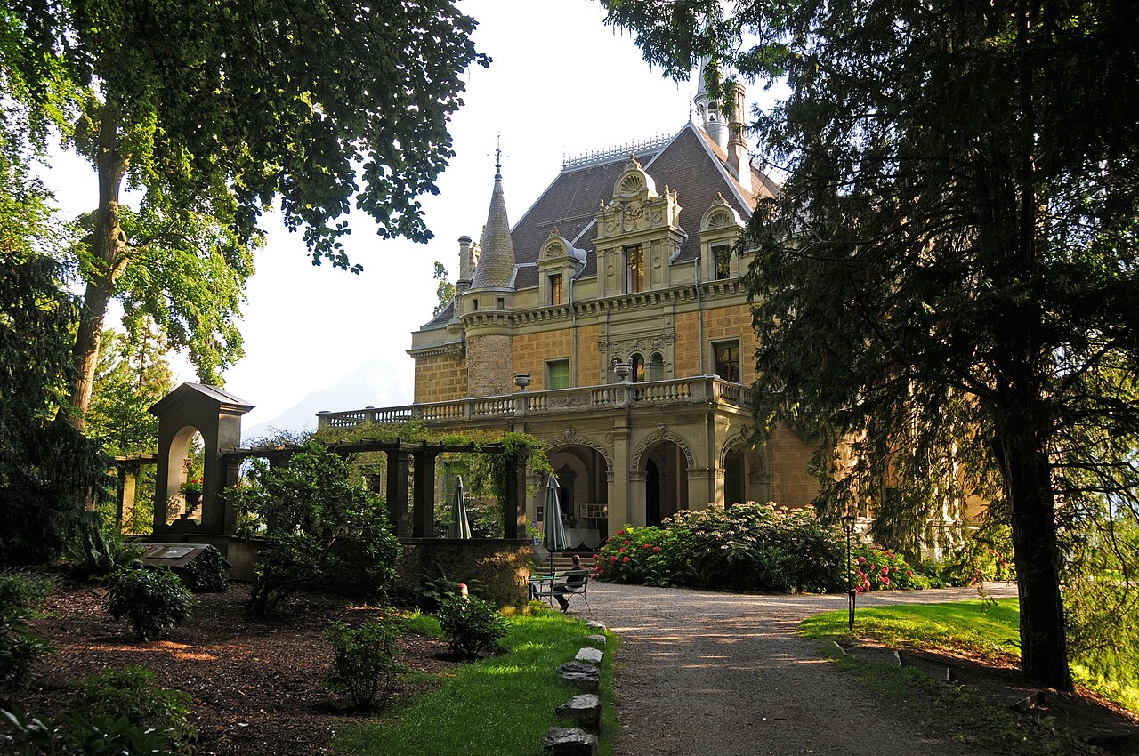 Schloss Hünegg