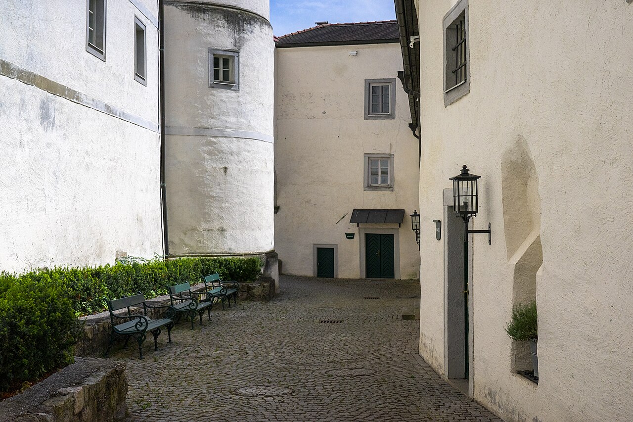 Schloss Weinberg