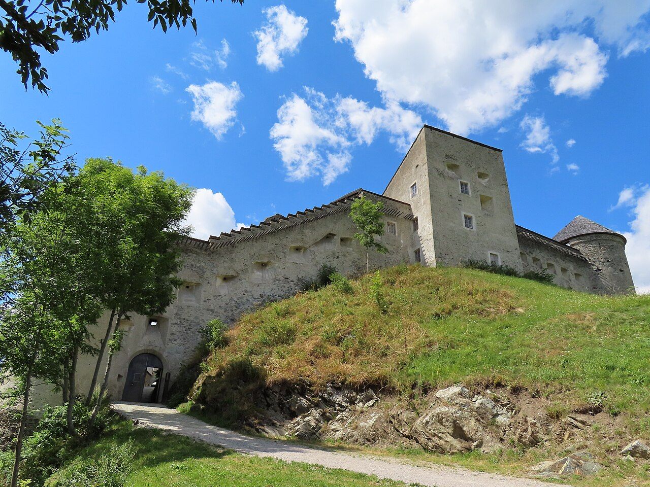 Burg Heinfels